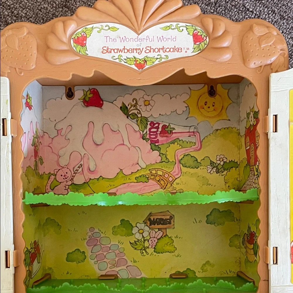 Strawberry Shortcake Cabinet & figures - Picture 5 of 14